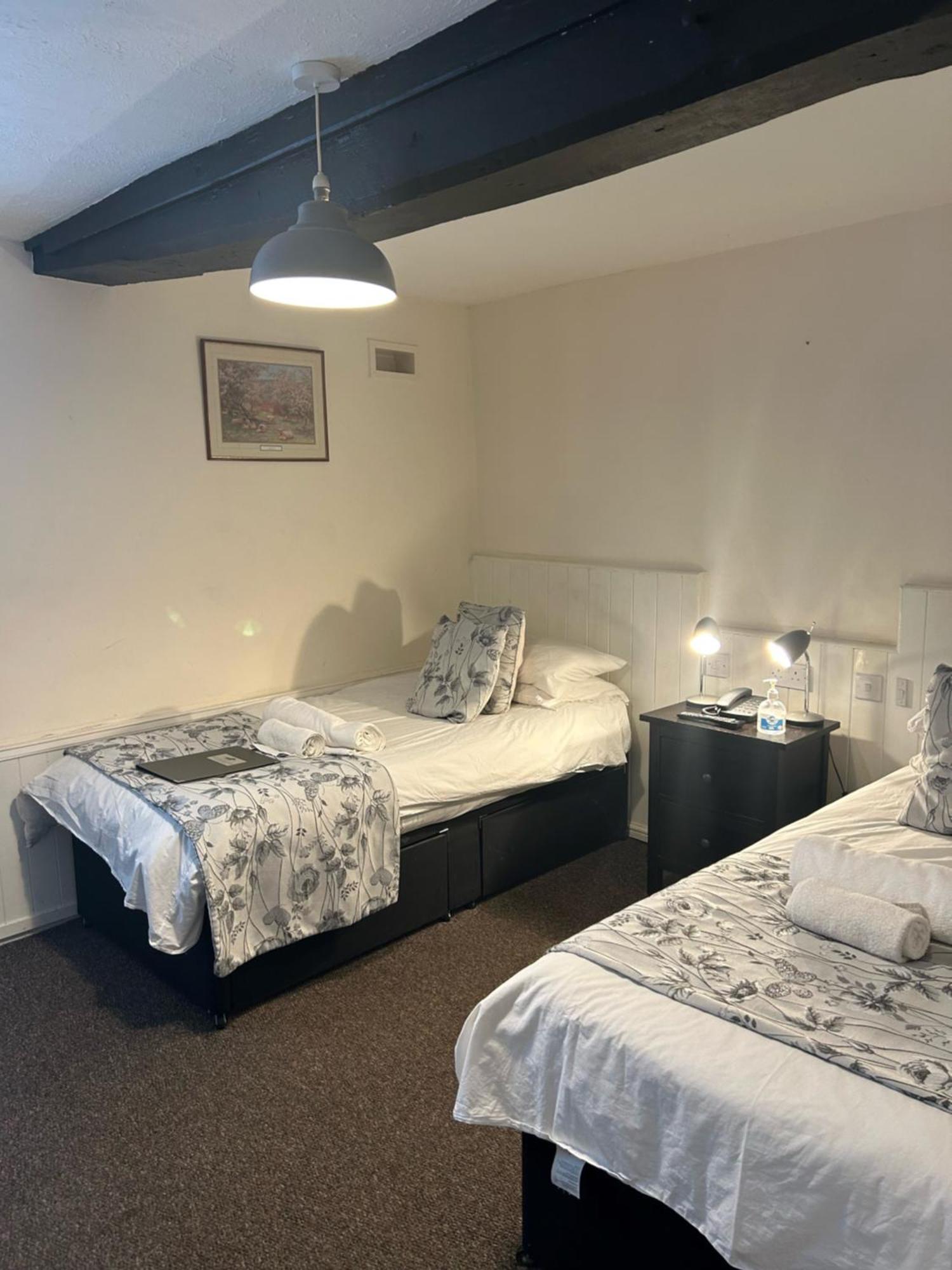 The Highwayman Hotel Кидлингтон Экстерьер фото