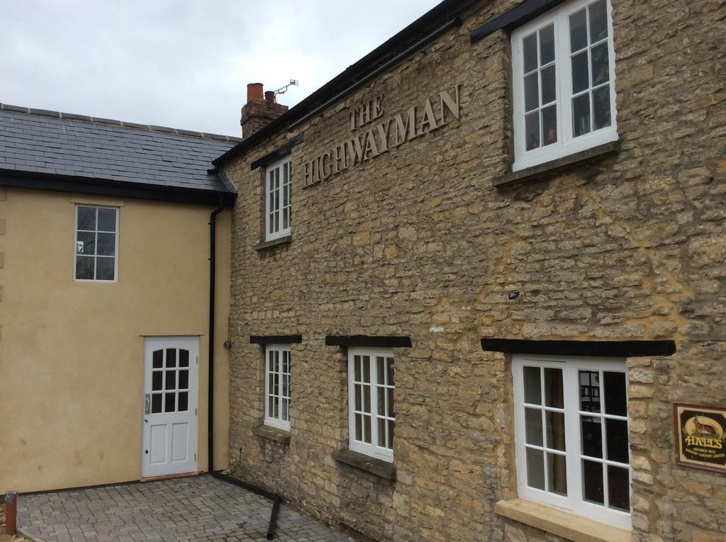 The Highwayman Hotel Кидлингтон Экстерьер фото